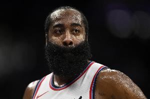 媒体人：哈登人气高居不下一是球场的硬实力 二是多维度的影响力