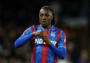 镜报：尽管阿森纳和利物浦有意，埃泽和格伊并未排除留队的可能性