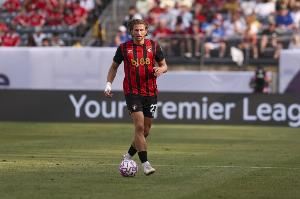 只待官宣！RMC：伯恩茅斯后卫扎巴尔尼已通过巴黎体检并签约