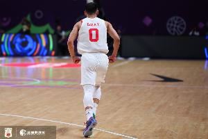 体坛周报：国产贝弗利上线！高诗岩打破质疑 谁说他是关系户？