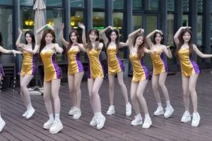 浙江啦啦队晒视频：这么热门的舞蹈 我们也必须来一个呀！