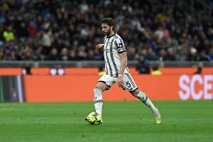 意媒：维拉、狼队和西汉姆联有意洛卡特利，球员身价约3000万欧